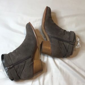 Giani Bernini Shoes - Giani Bernini booties size 7 Giani Bernini Shoes - Giani Bernini booties size 7